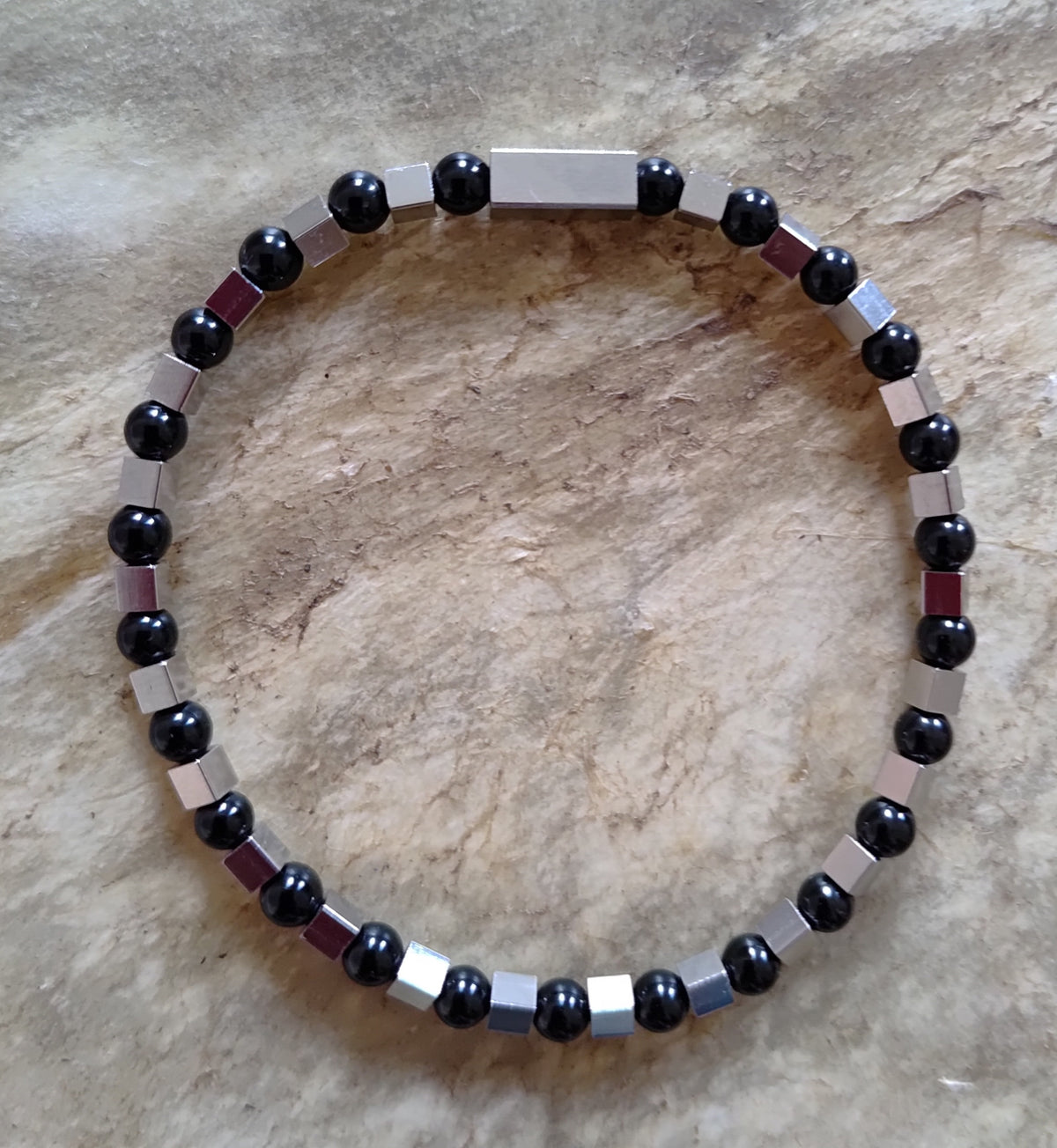 Onyx + Edelstahl, elastisches Armband mit Naturstein, 4 mm