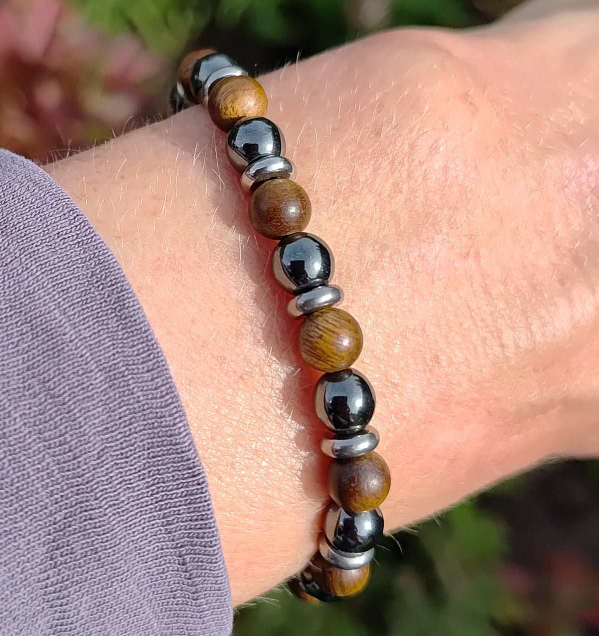 Hämatit, Sandelholz + Edelstahl, elastisches Armband mit Naturstein, 6 mm