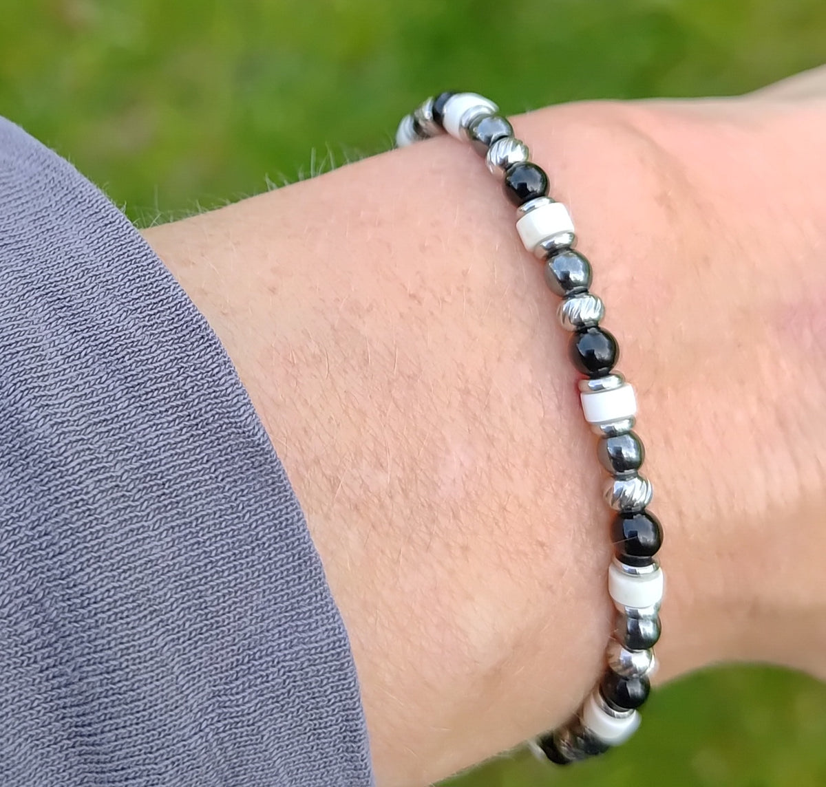 Onyx, Hämatit, Magnesit + Edelstahl, elastisches Armband mit Naturstein, 4 mm