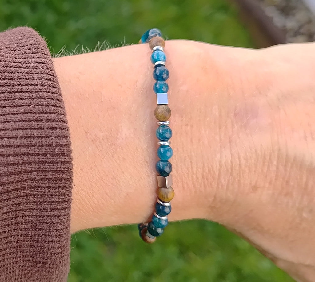 Apatit, Sandelholz + Edelstahl, elastisches Armband mit Naturstein, 4 mm